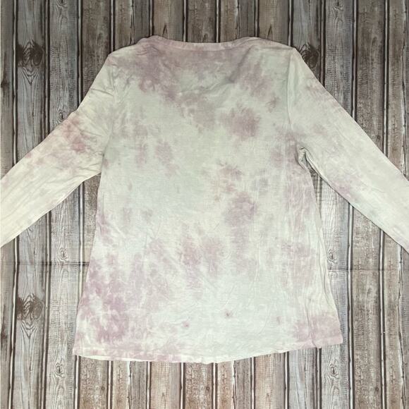 American Eagle Soft & Sexy T V-Neck Medium Color Lilac - Picture 2 of 4